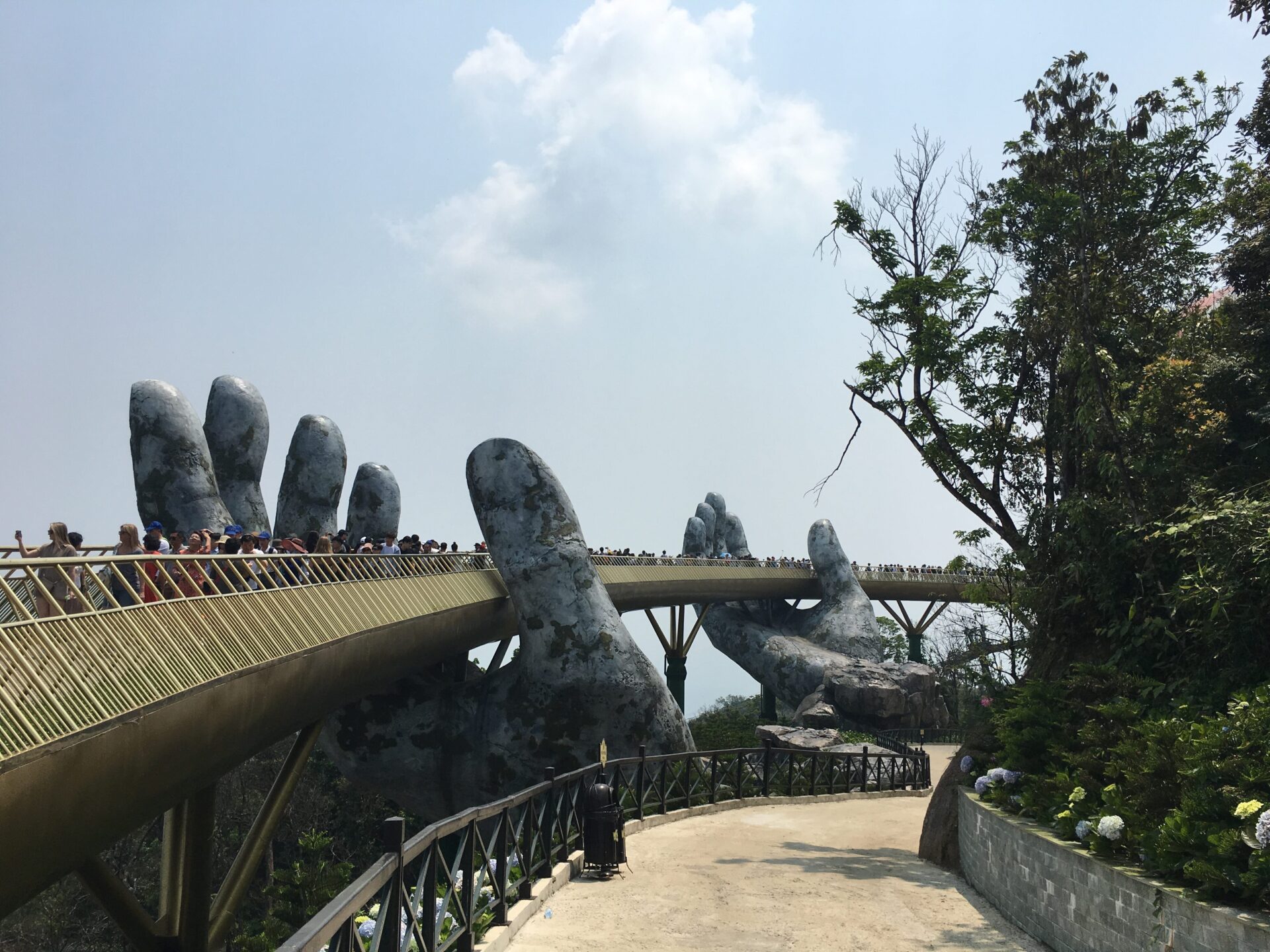 黃金佛手橋